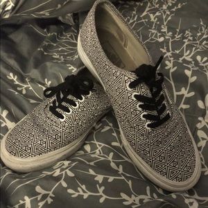 Woman’s Vans size 8